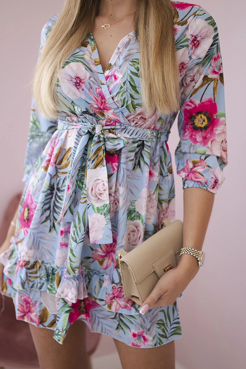 Floral dress with tie at the waist in azure color