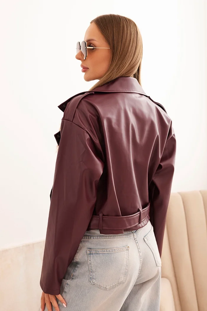 Kesi Włoski Women's short jacket made of eco-leather with a belt and collar burgundy