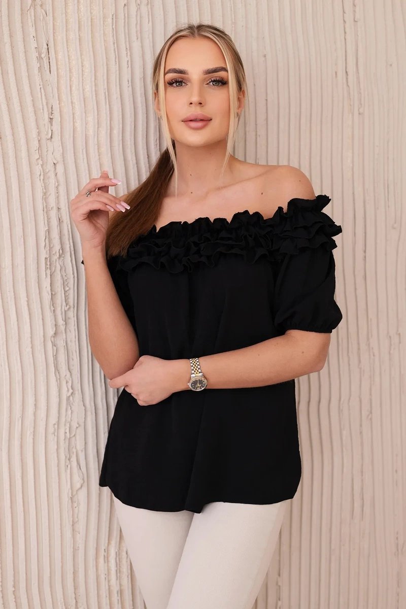 Spanish Blouse With A Small Ruffle In Black