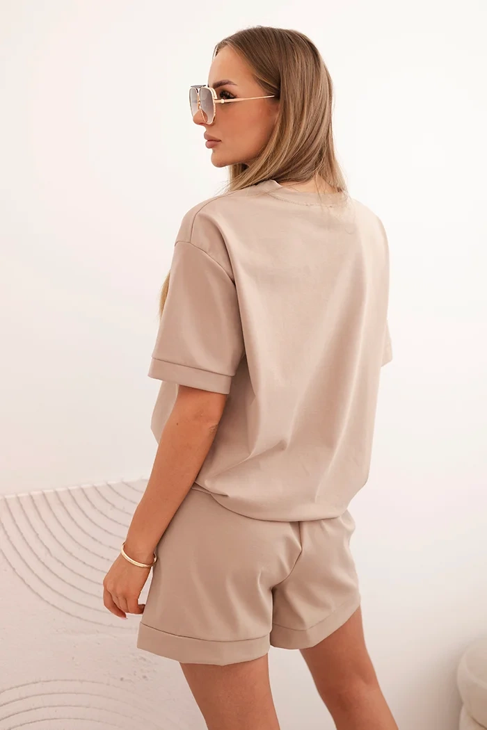 Kesi Włoski Women&#039;s punto set with short sleeves and loose shorts camel