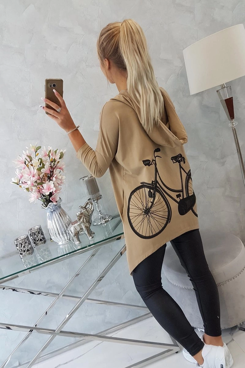 Sweatshirt with a camel cycling print