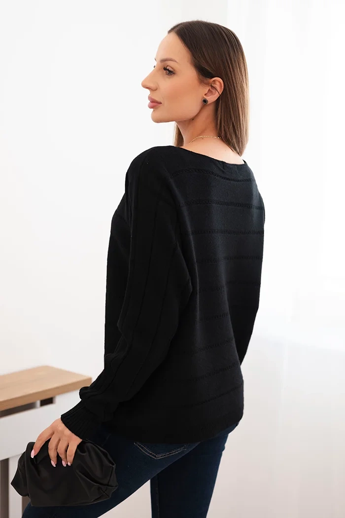 Kesi Włoski Women's viscose sweater with lace pattern and long sleeves black