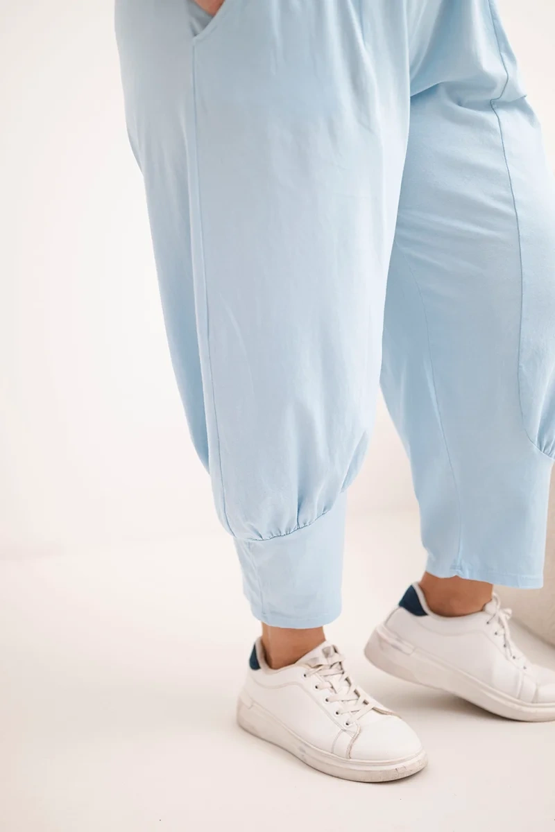 Plus size nohavice s nízkym sedom a elastickým pásom