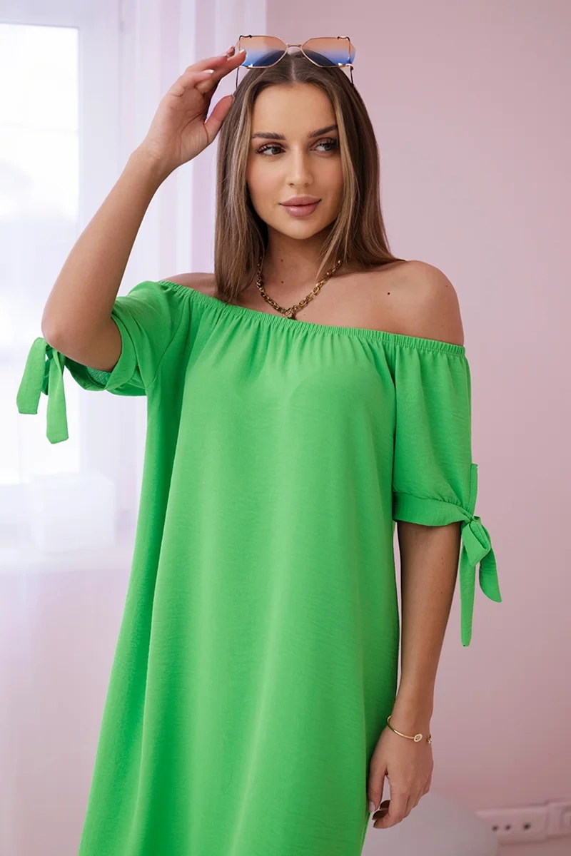 Dress with tie on the sleeves light green