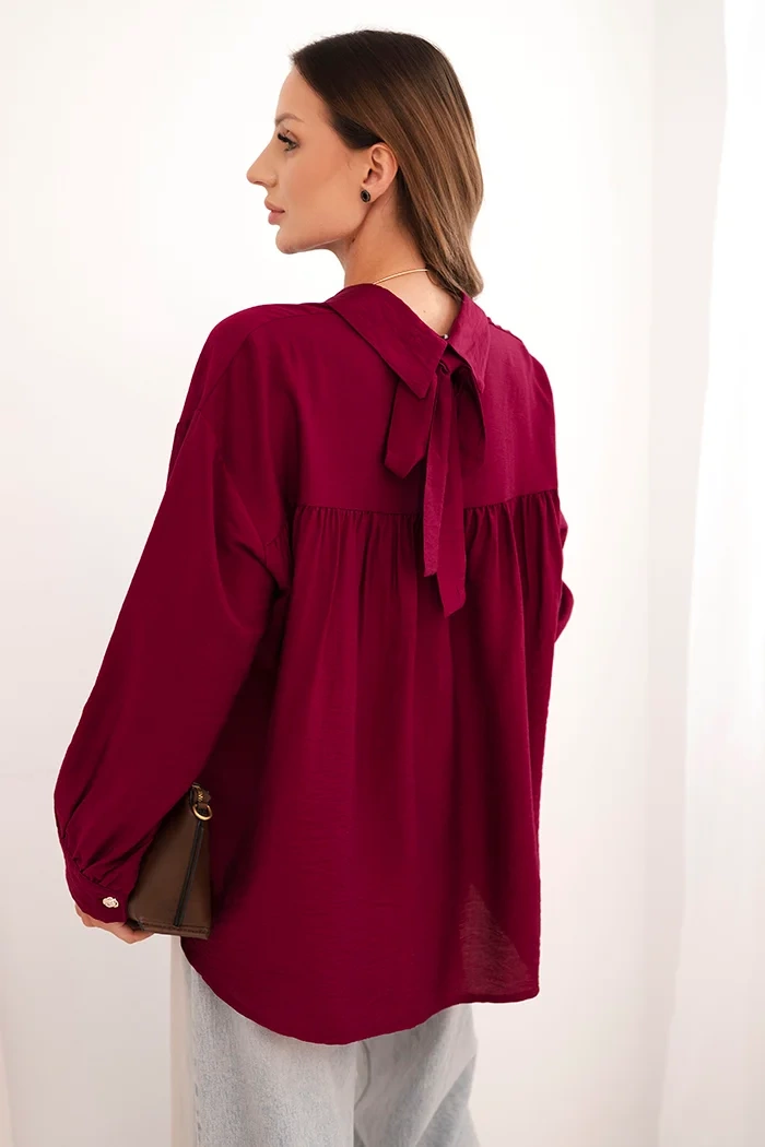 Kesi Włoski Elegant women's shirt made of viscose with decorative buttons plum