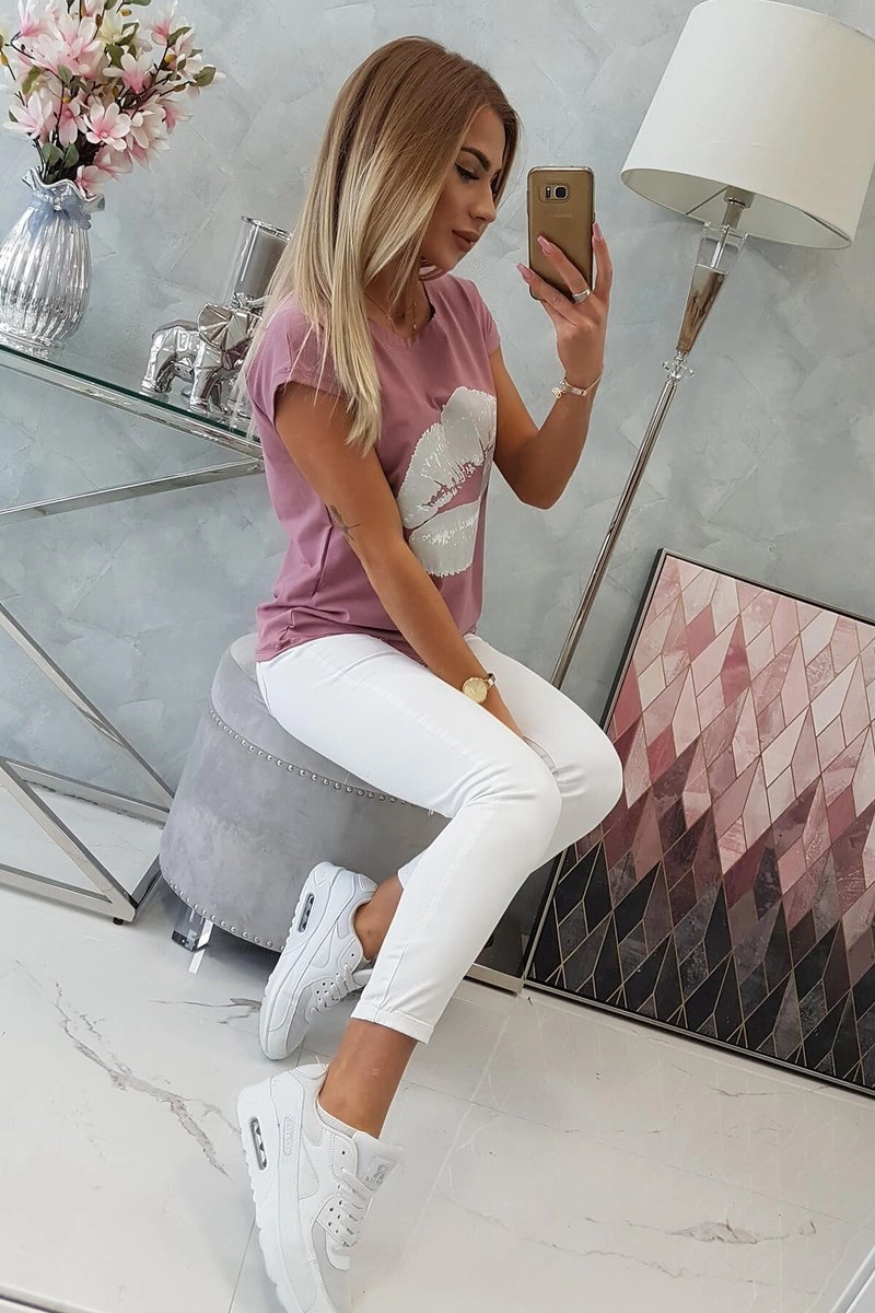 Kesi Blouse with lips print dark pink