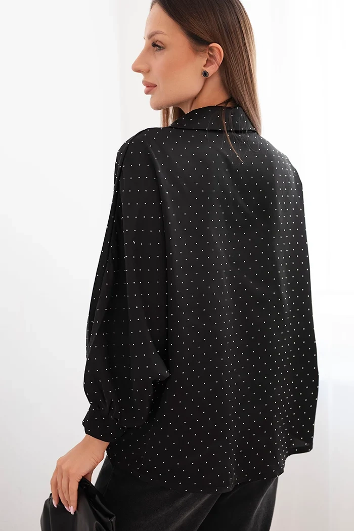 Kesi Włoski Elegant women's blouse made of viscose with buttons and a collar black