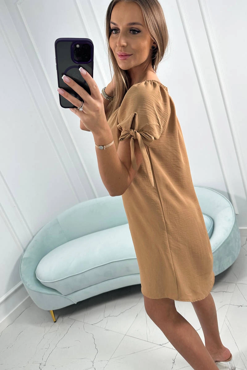 Dress with tie on the sleeves camel
