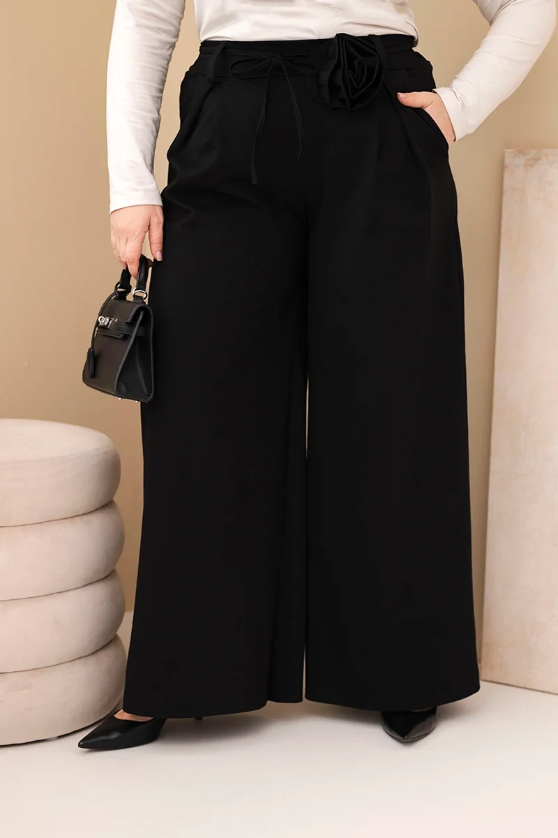 Kesi Plus Size nohavice s kvetinovým detailom