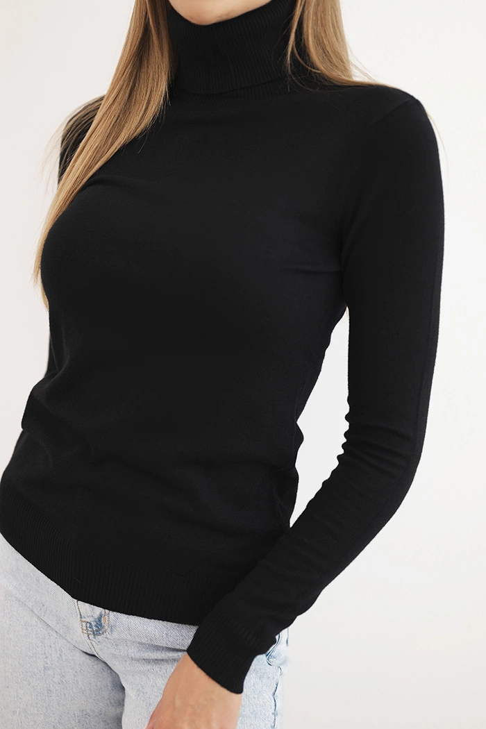 Kesi Włoski Women&#039;s viscose sweater with a turtleneck and long sleeves black