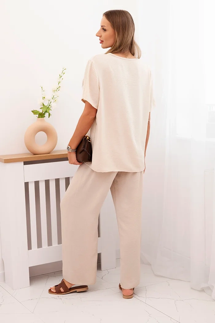 Kesi Włoski Women&#039;s set with a loose blouse and wide pants beige
