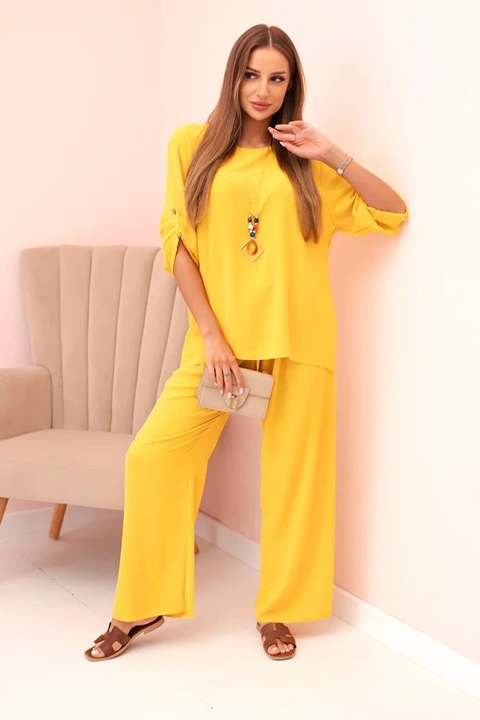 Kesi Włoski Women's set with a blouse with a necklace and wide pants yellow