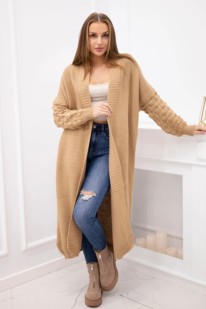 Sweater with bubbles on the camel sleeve