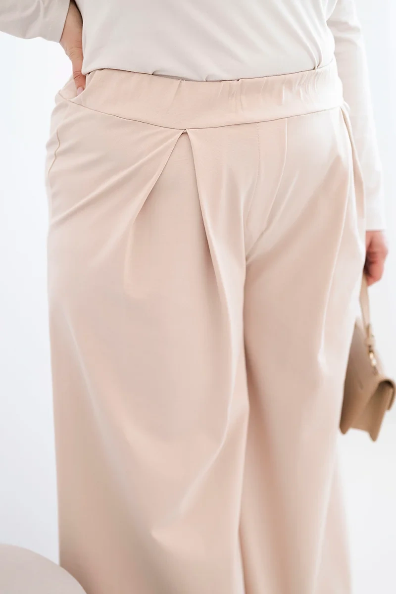 Plus size nohavice s širokými nohavicami a záhybmi