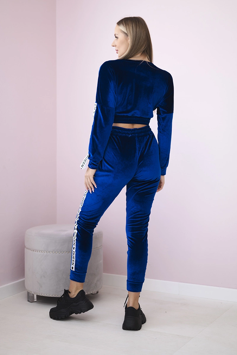 Velour set with Queen mauve-blue inscription