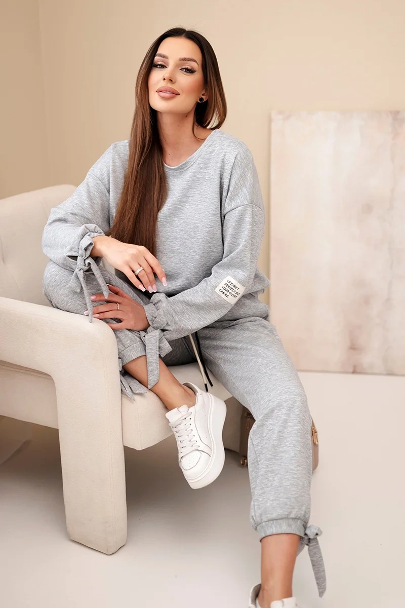 Kesi Włoski dámská souprava s vázáním šedá