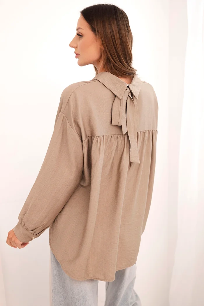 Kesi Włoski Elegant women's blouse made of viscose with decorative buttons fango