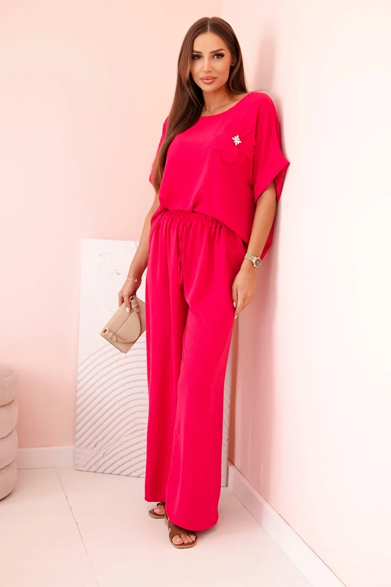 Kesi Włoski Women&#039;s viscose set with decorative flower and wide trousers - fuchsia