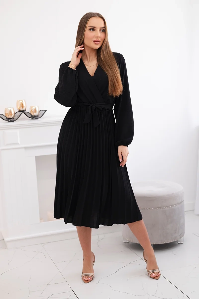 Kesi Włoski Dress tied with a pleated hem black