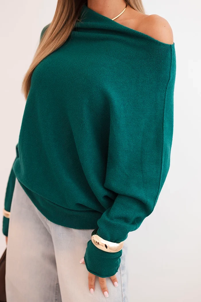 Kesi Włoski Women's asymmetrical batwing viscose sweater light sea green