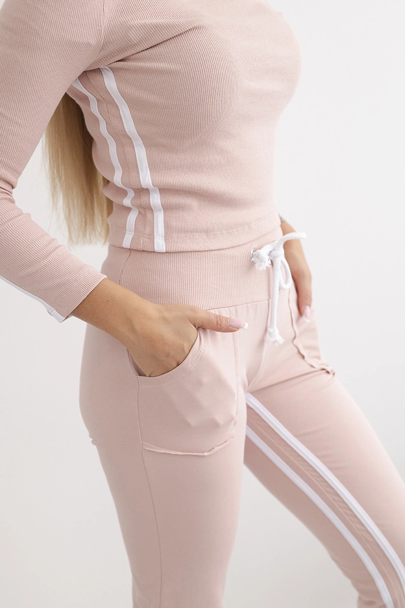 Set with double stripe in powder beige color