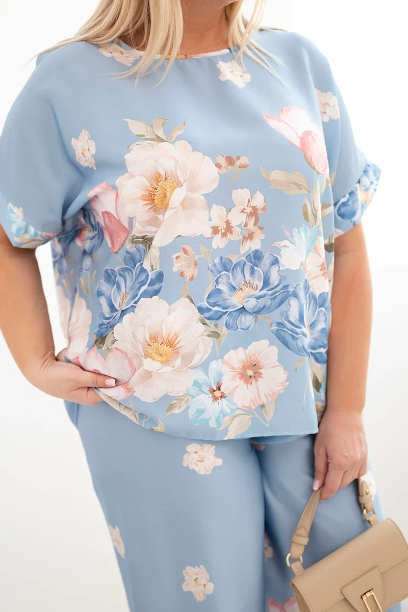 Kesi Włoski dámsky plus size komplet s blúzkou a kvetinovými nohavicami