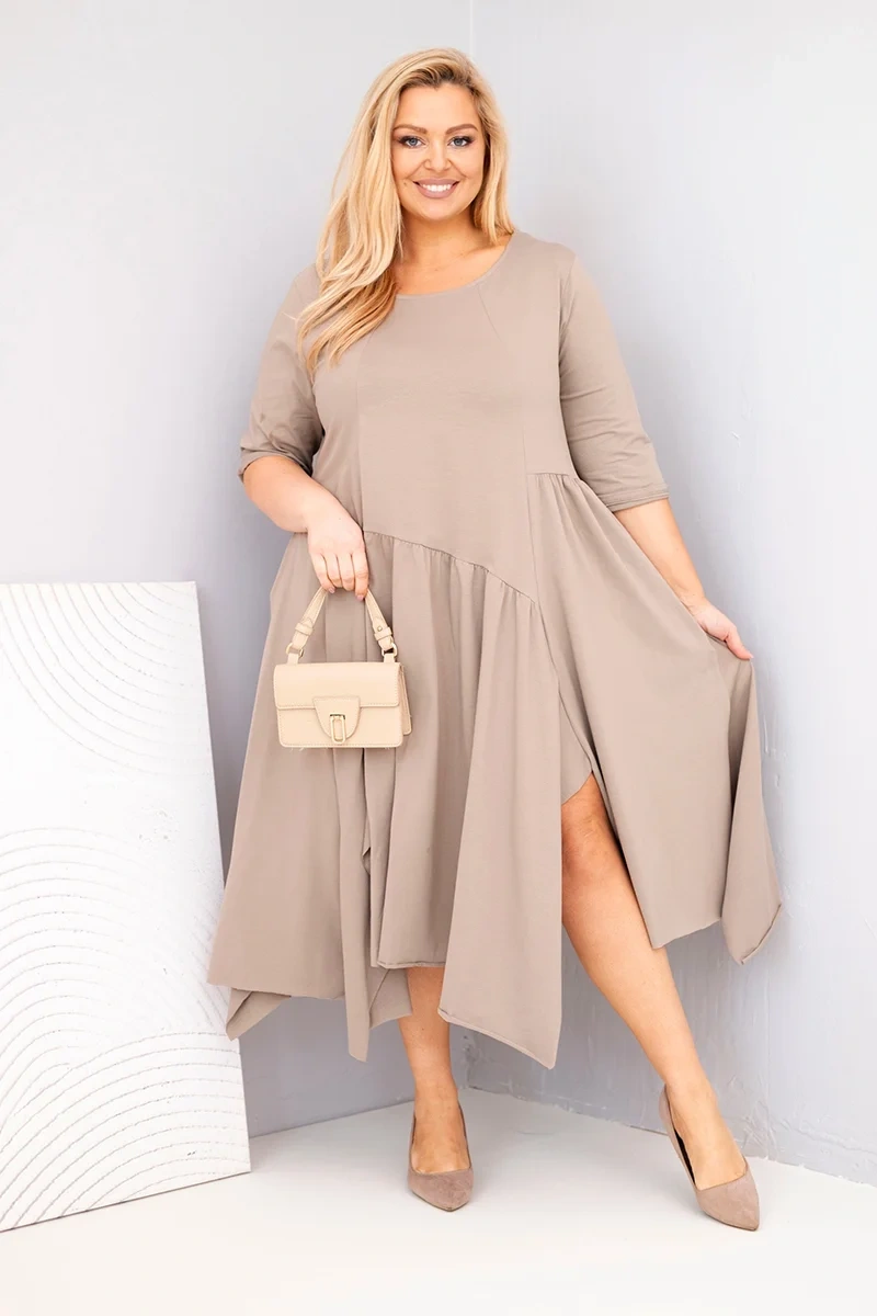 Dámské plus size šaty s asymetrickým lemem