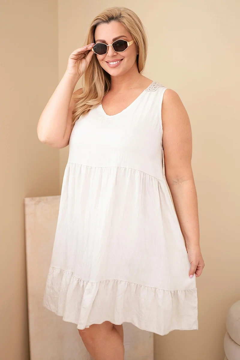 Plus size šaty bez rukávů s krajkou béžové