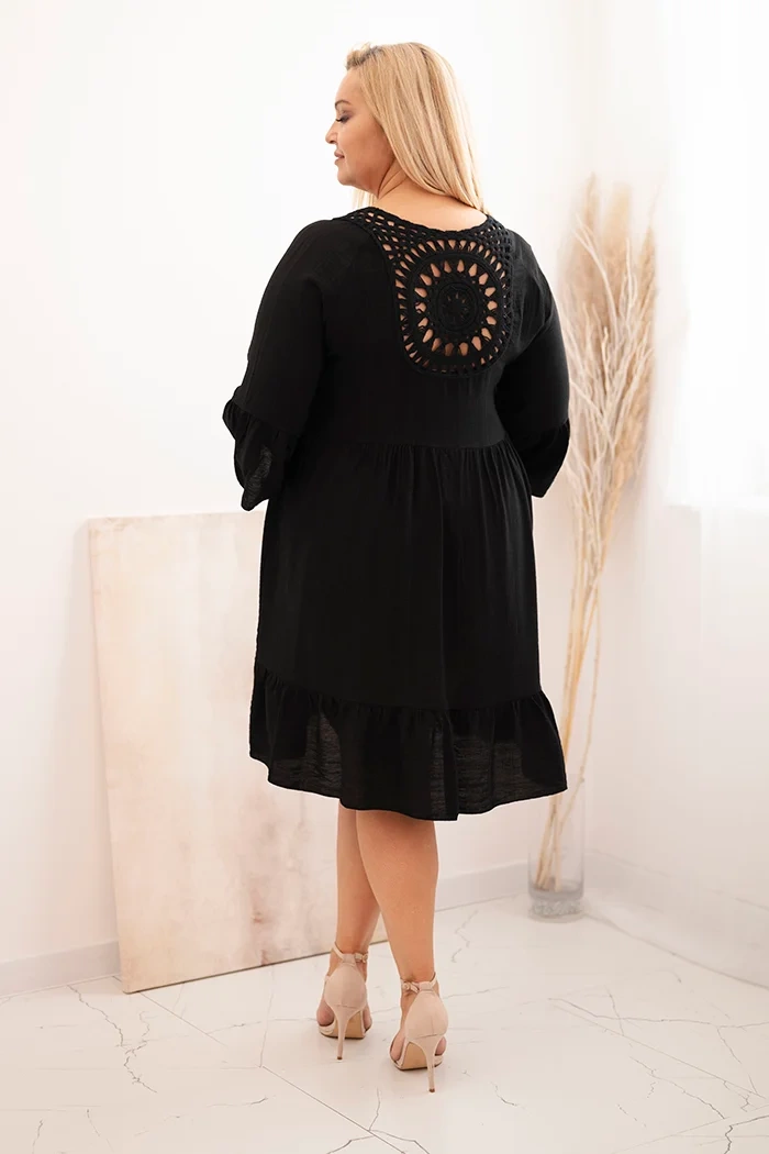 Kesi Włoski Dámske viskózové šaty Plus Size s ažúrovou ozdobou čierna