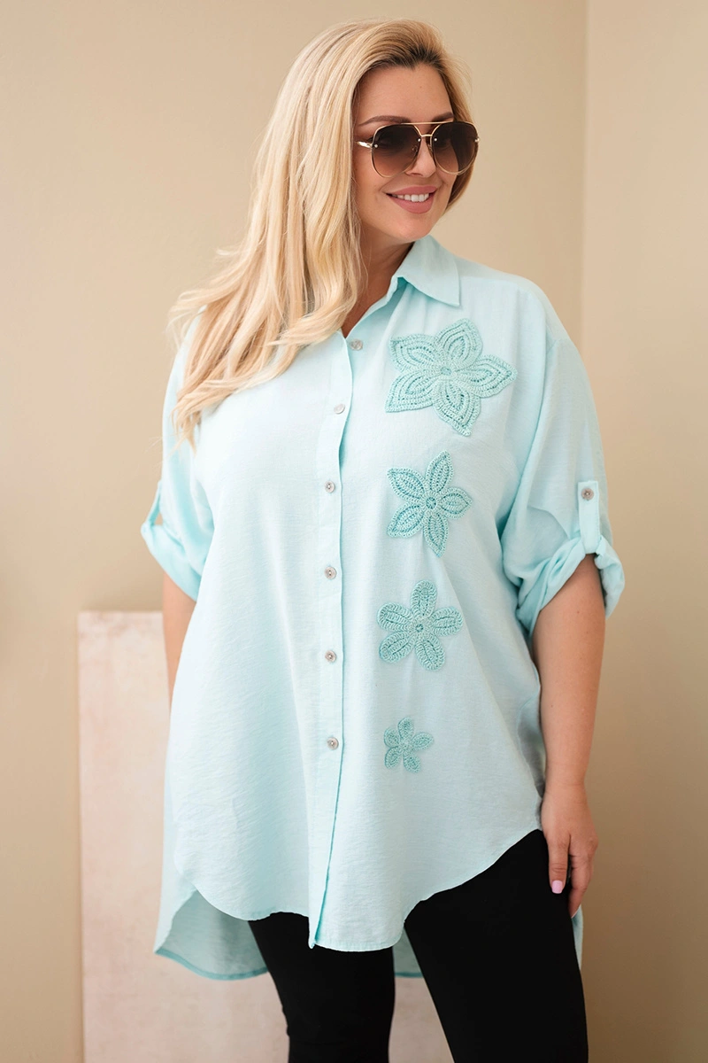 Plus size košile s květinovou výšivkou mint