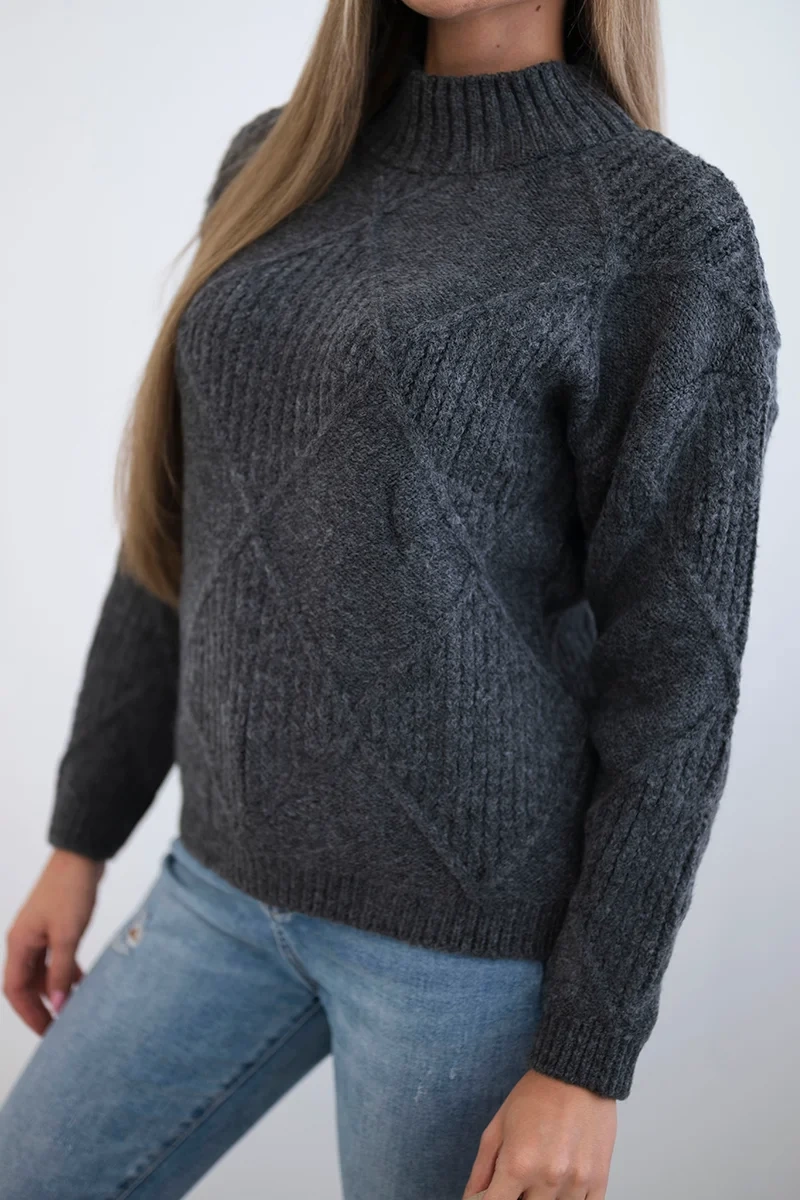 Sweater over the head made of diamonds and graphite