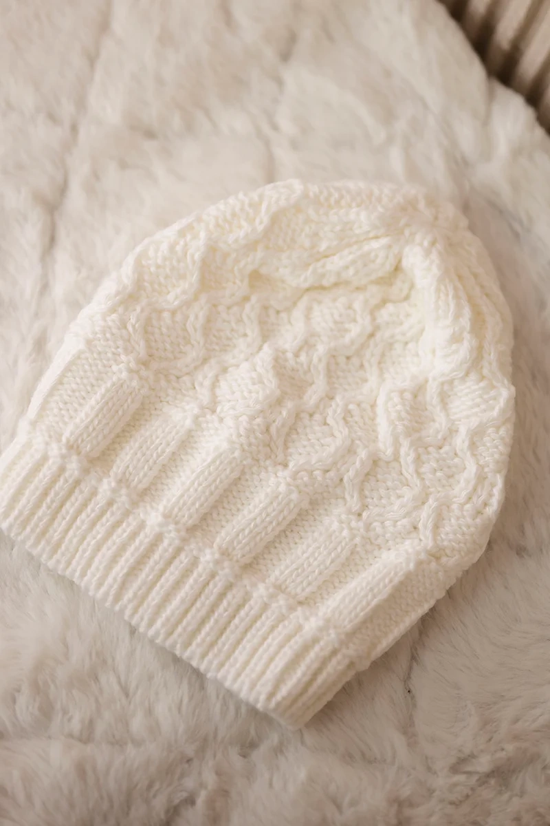 Kesi Cap with fleece Marta K231 white