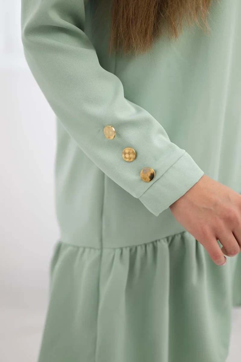Dress up with dark mint