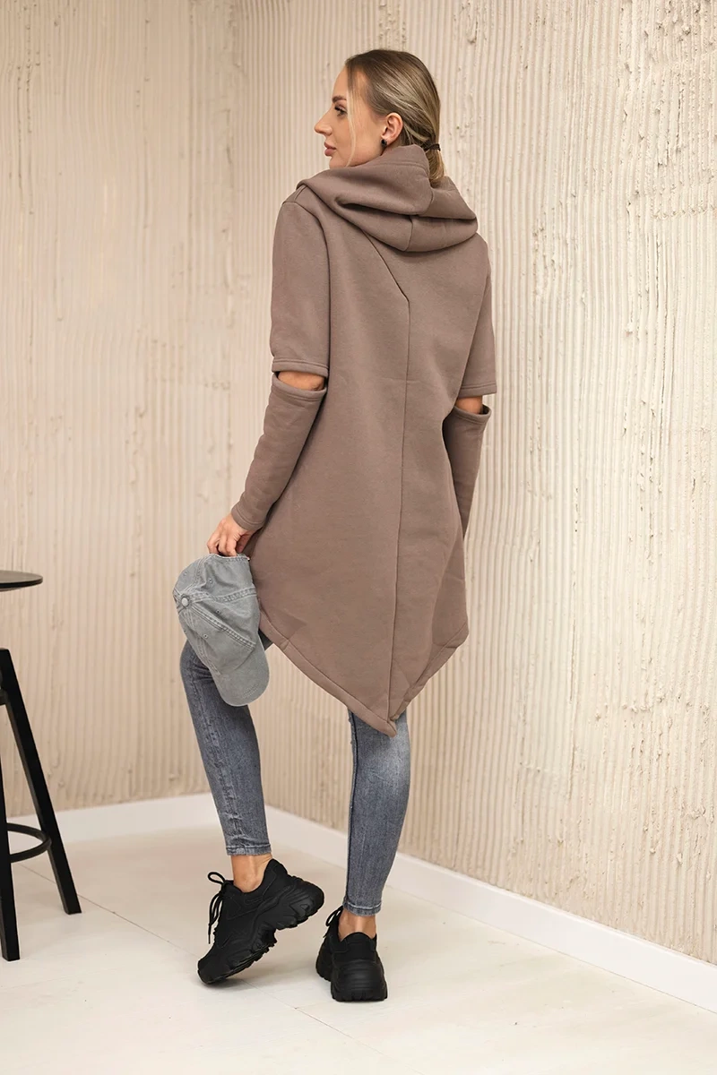Insulated sweatshirt with a longer mocha back
