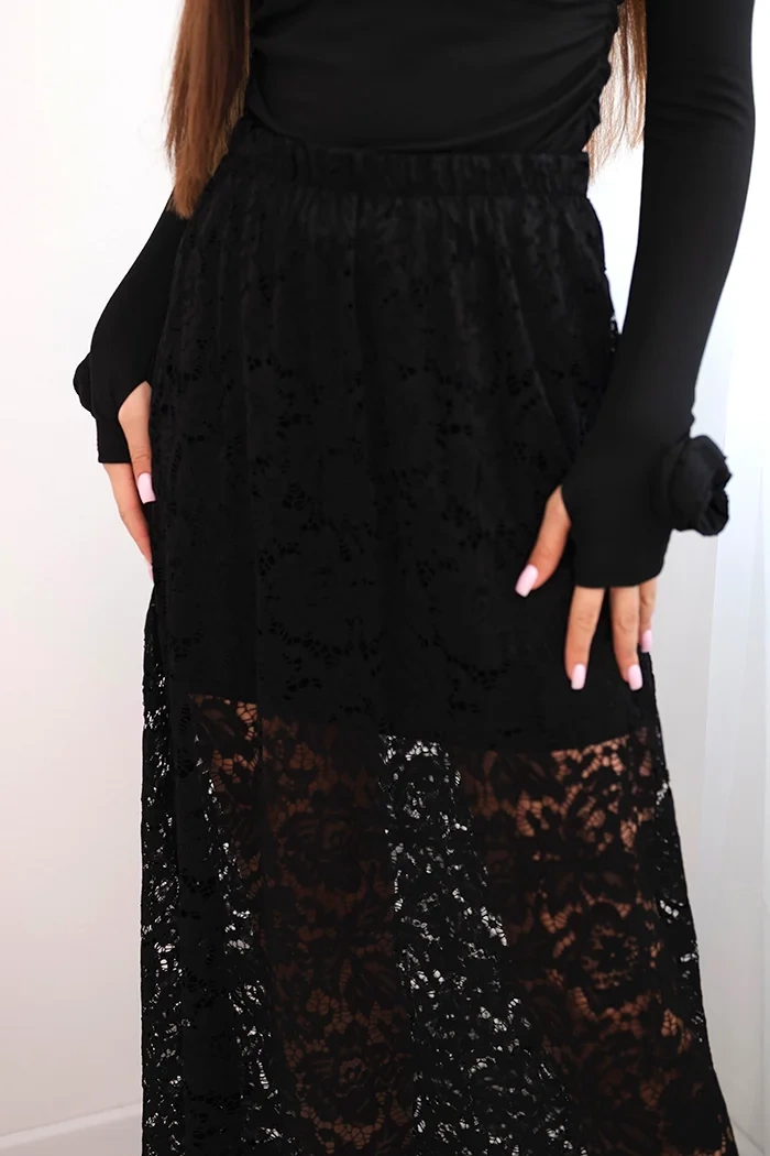 Kesi Włoski Women&#039;s skirt with lace and lining black
