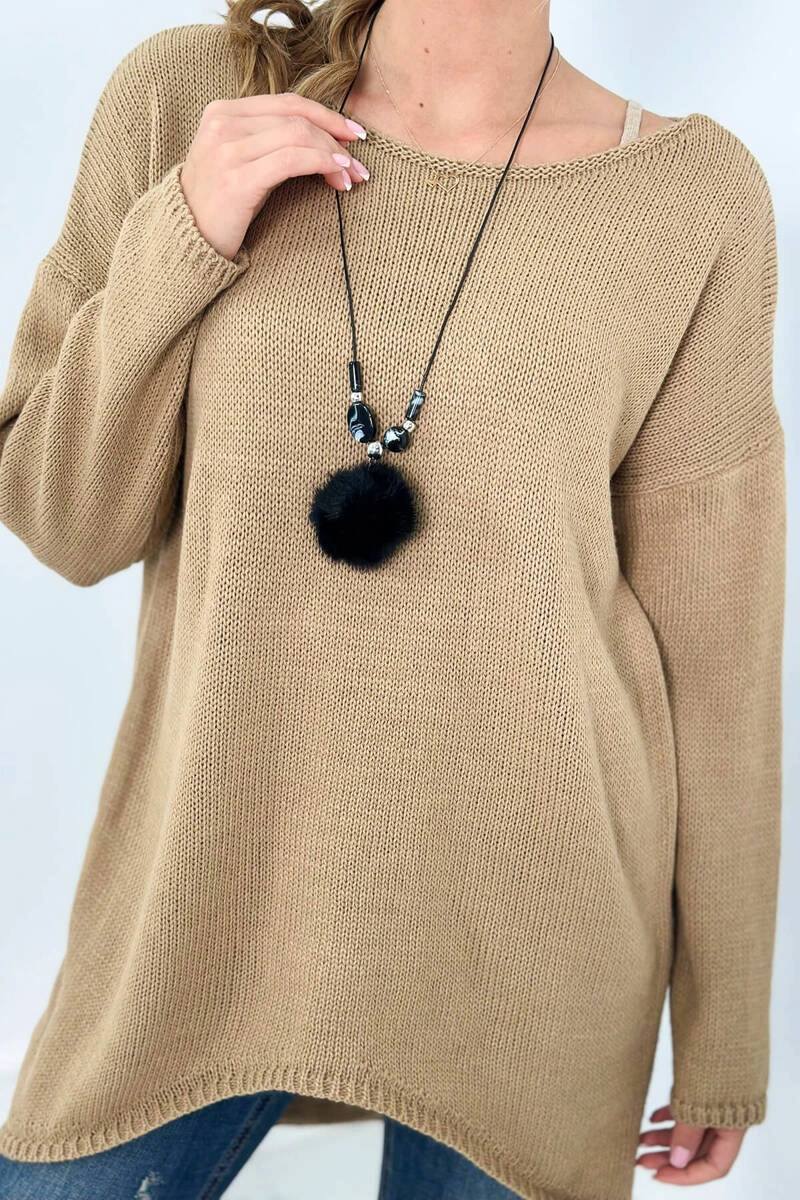 Sweater with Camel necklace