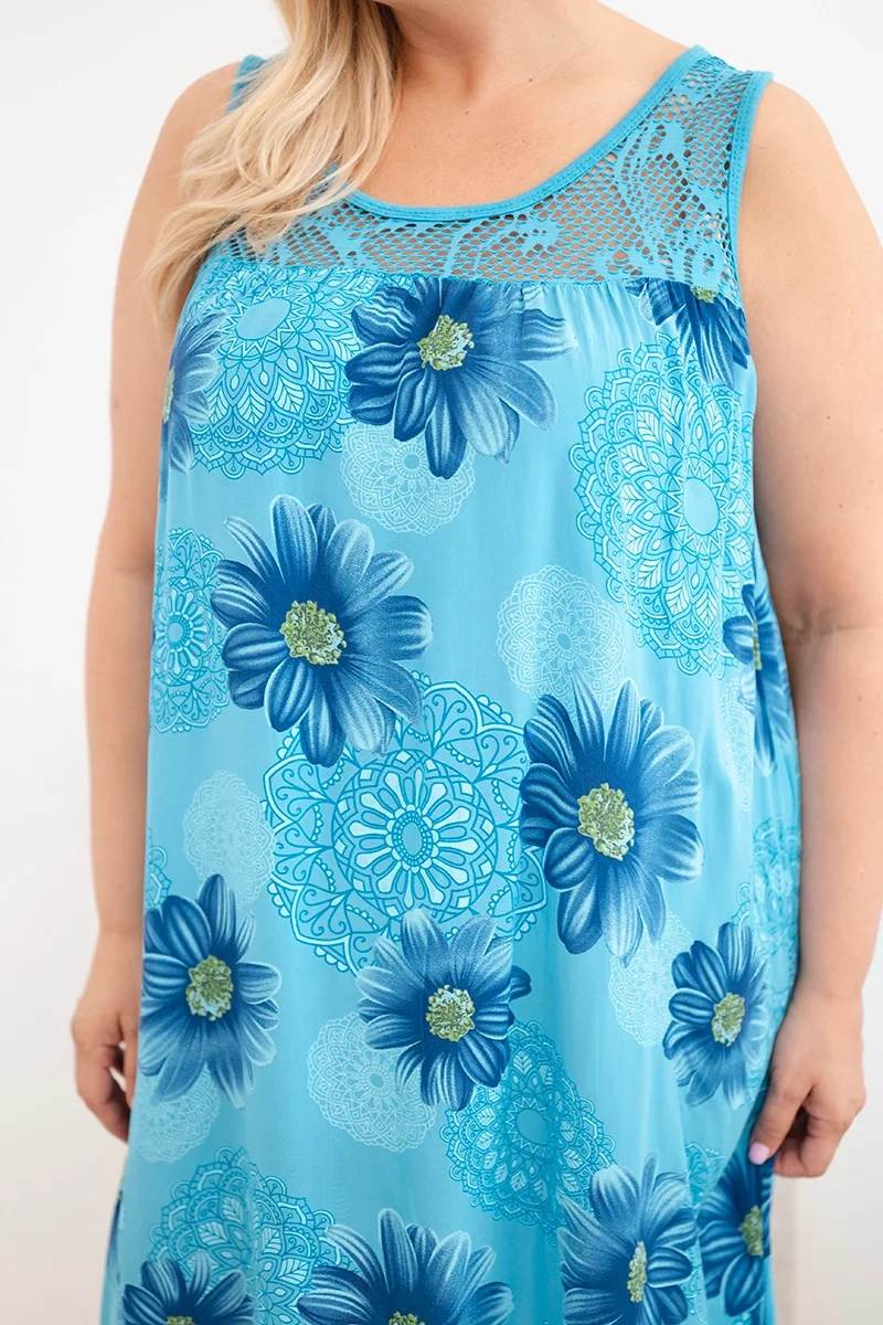 Plus-size šaty s čipkovým výstrihom