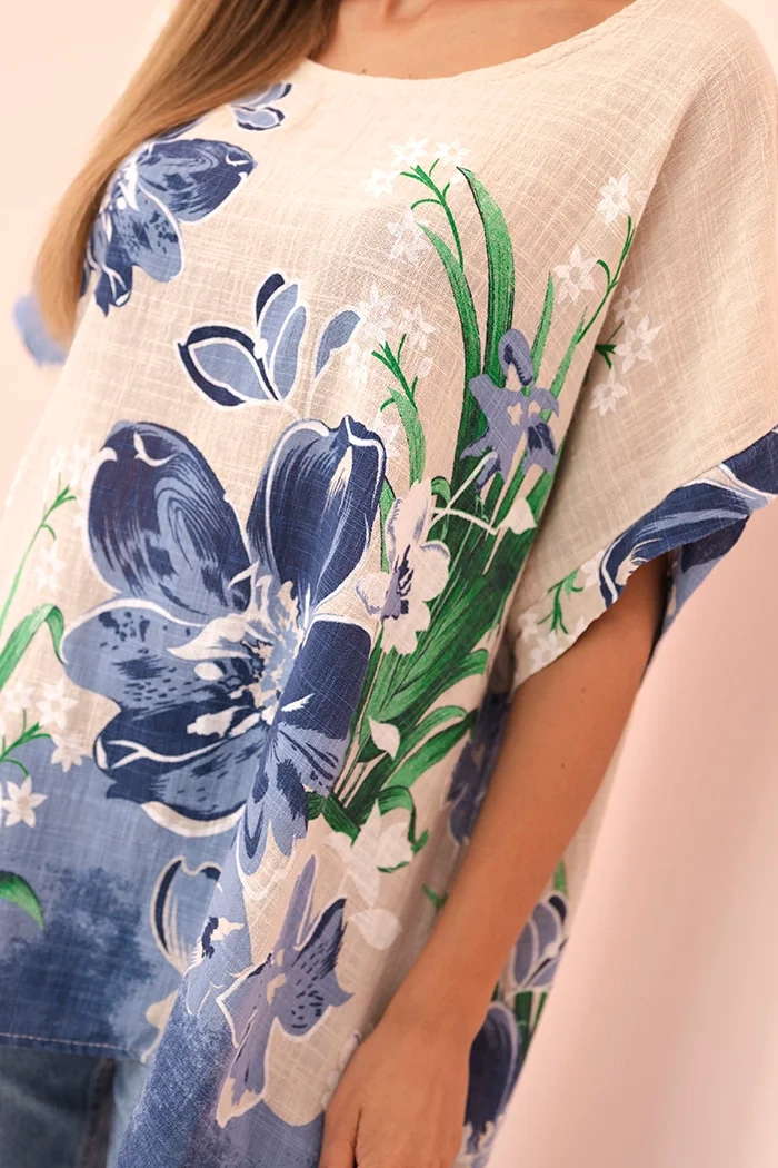 Kesi Włoski Women's cotton blouse with floral print and short sleeves beige