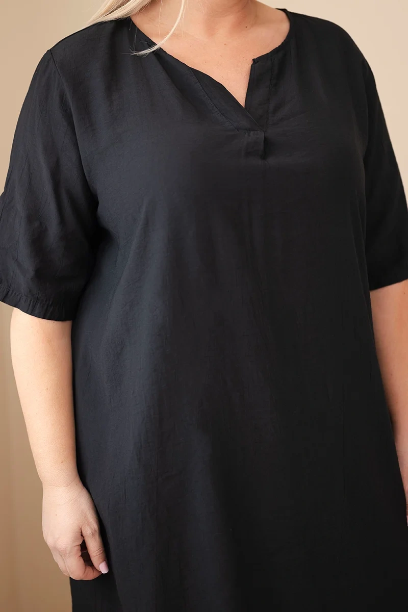 Dámske plus-size šaty s krátkym rukávom