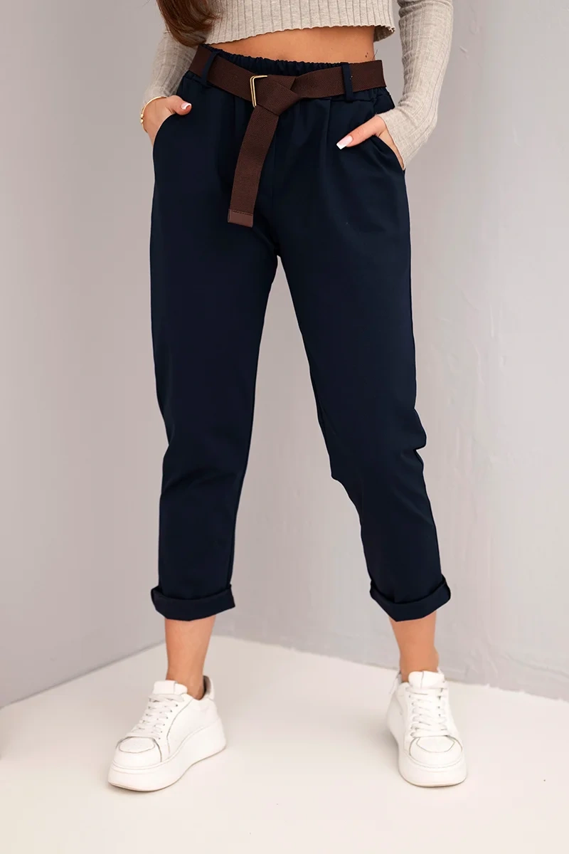 Dámské kalhoty s páskem a ohrnutým lemem