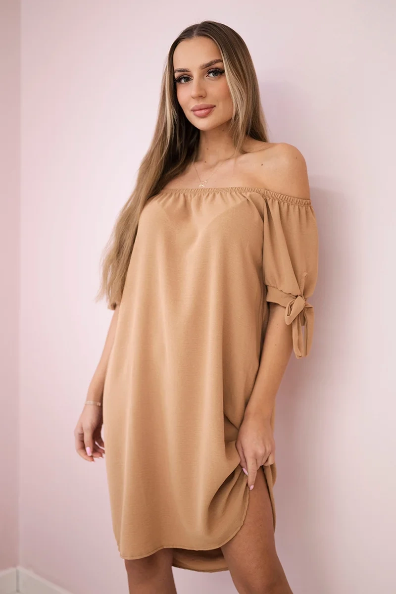 Kesi Włoski Dress tied on the sleeves light camel