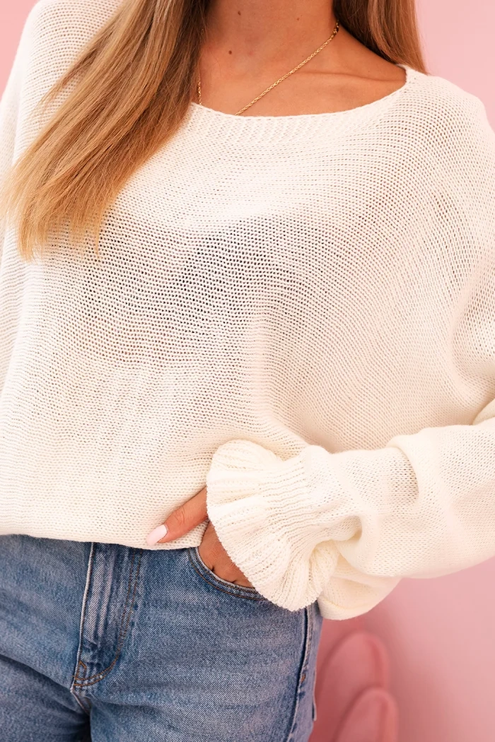 Kesi Włoski Women's mohair sweater with gathered sleeves and a back cutout ecru