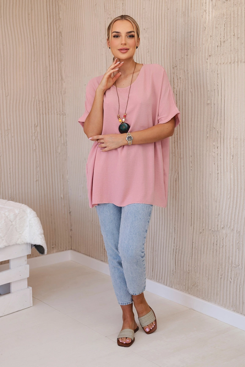 Oversized blouse with pendant in dark pink color