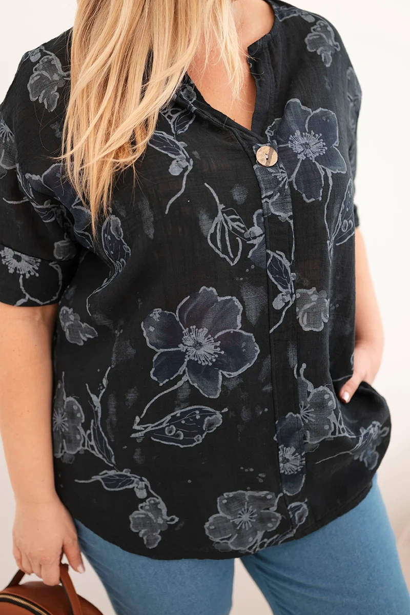 Plus size blúzka s kvetinovým vzorom