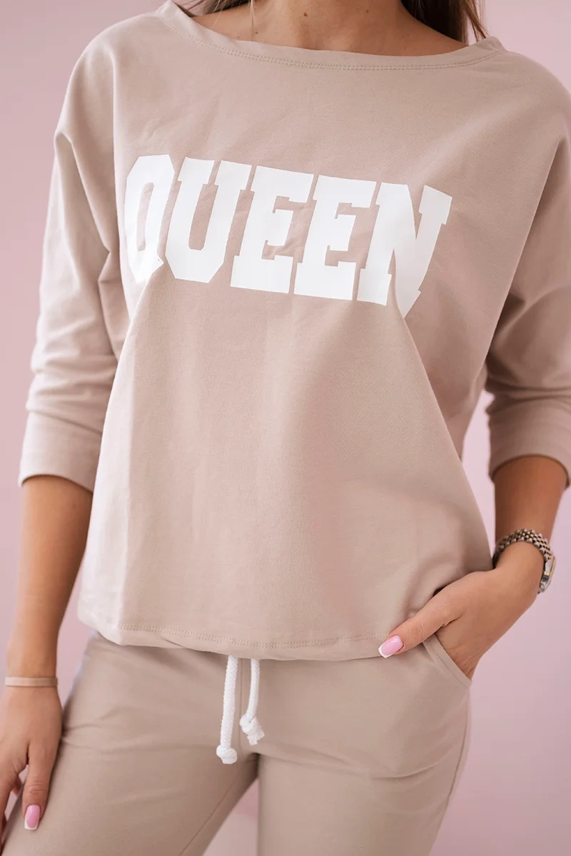 Set with beige Queen print