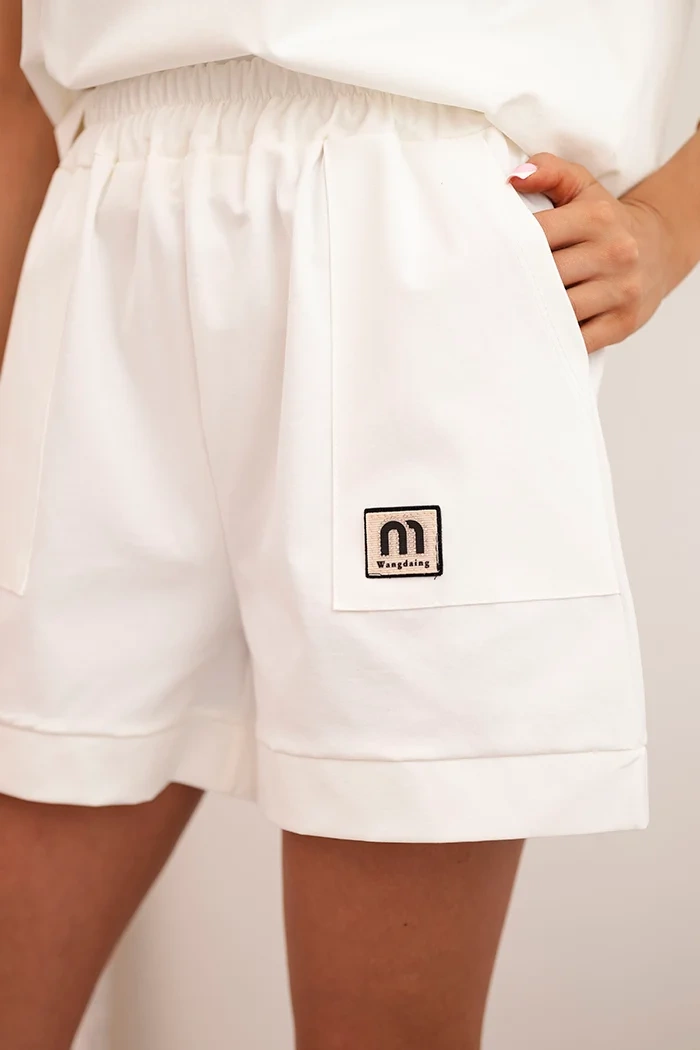 Kesi Włoski Women&#039;s punto set with short sleeves and loose shorts ecru