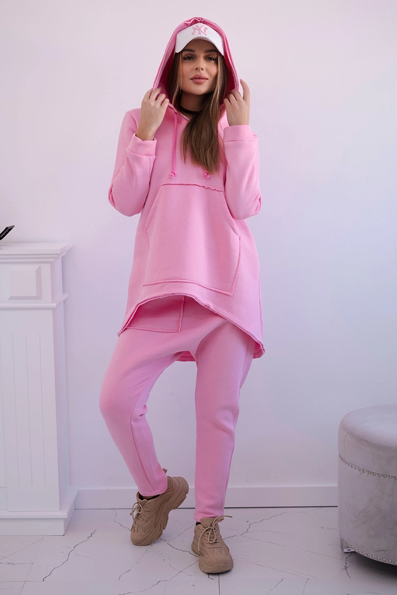 Baggy trousers set in light pink