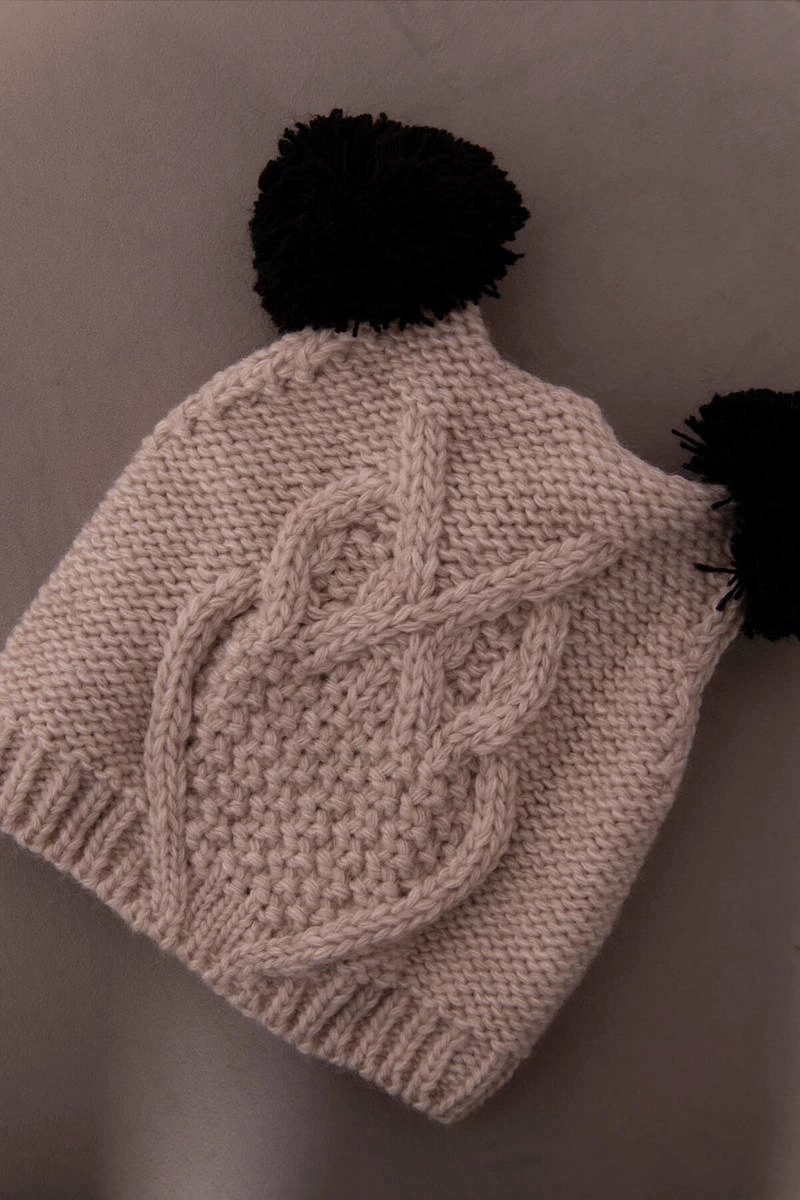 Kesi Cap with fleece 2 pompoms K291 beige