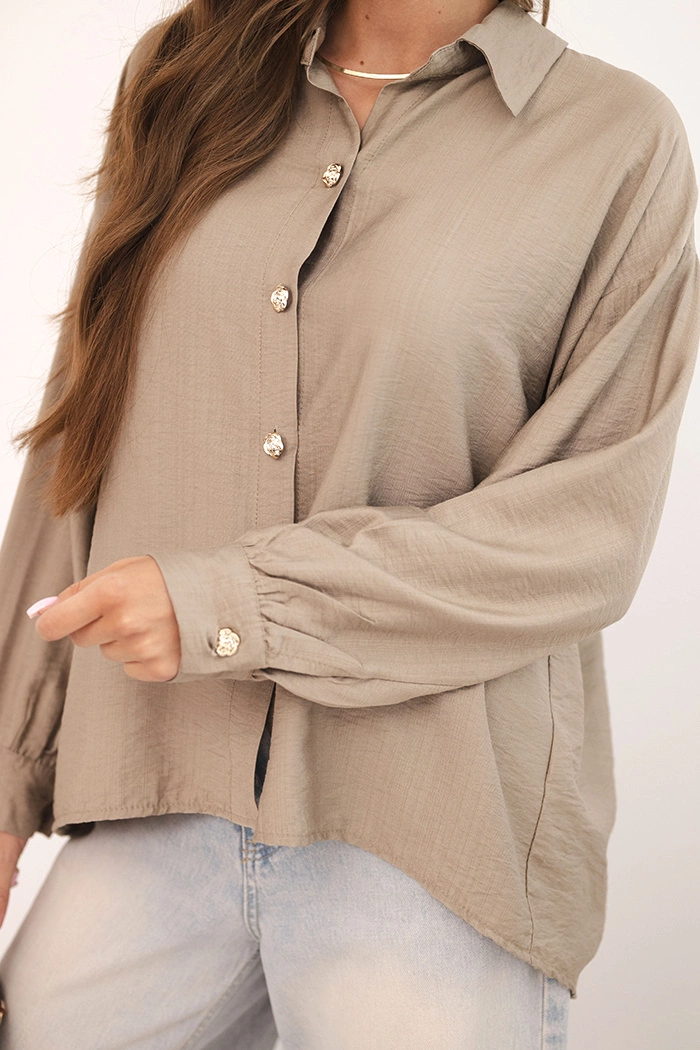 Kesi Włoski Elegant women's blouse made of viscose with decorative buttons fango