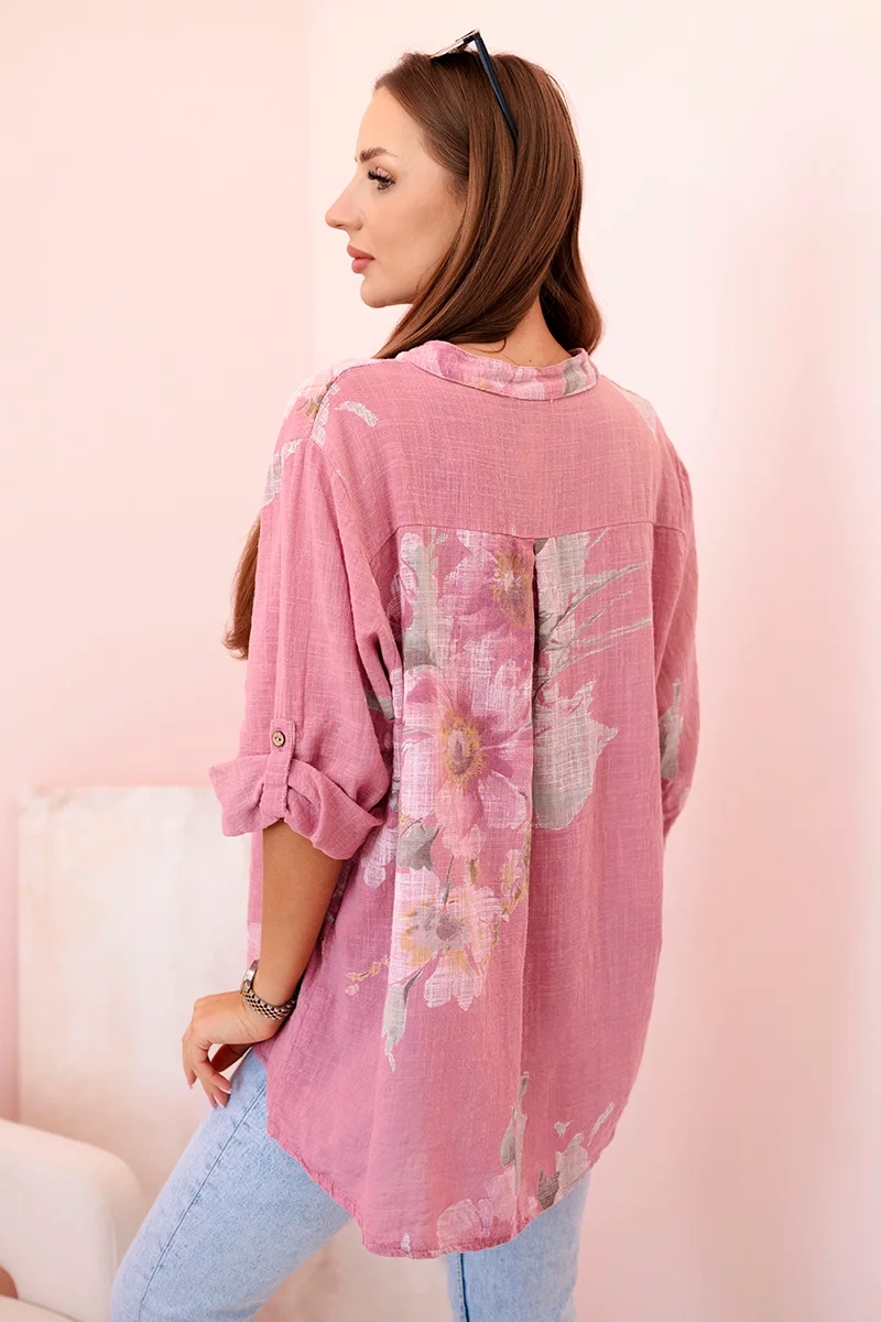 Kesi Włoski Women&#039;s cotton blouse with a floral pattern and dark pink buttons